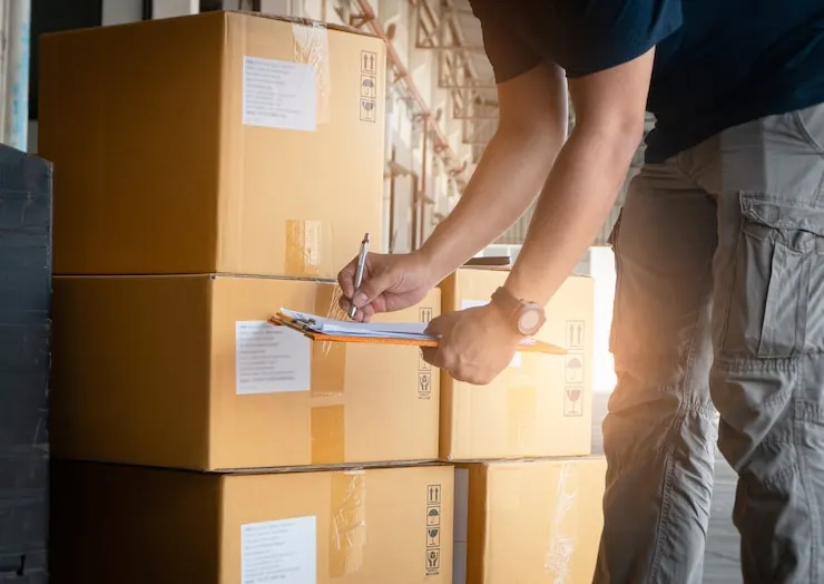 Conferência de caixas para expedição e envio de pedidos
